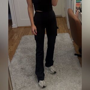 Lululemon athletica Black Fit & Flare CARGO Pants sz 4
